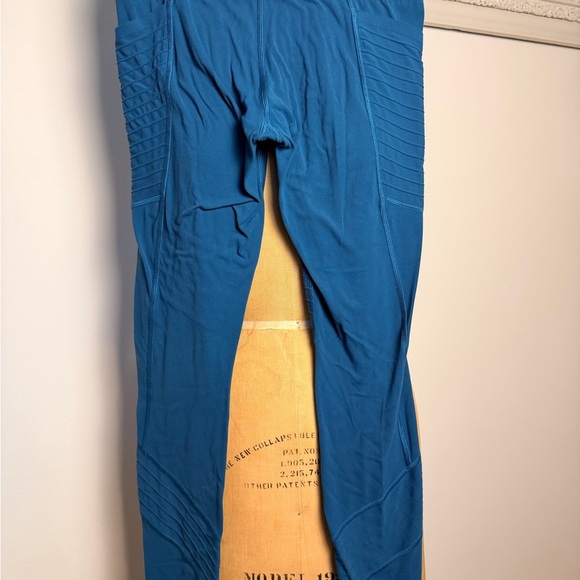 Athleta women’s teal size small leggings - Picture 4 of 7